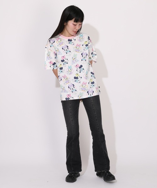 Disney(ディズニー)の「親子お揃い ディズニー WEB限定 パステル総柄Tシャツ 1332A(Tシャツ/カットソー・レディース・その他9/ブラック×レッド・ユニセックスS/ユニセックスM/ユニセックスL/ユニセックスXL)」の9枚目の写真