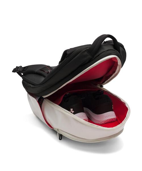 UNDER ARMOUR(アンダーアーマー)の「UAノーウェイ バックパック(トレーニング/メンズ/レディース)(バックパック/リュック・レディース・ホワイト・ONESIZE)」の7枚目の写真