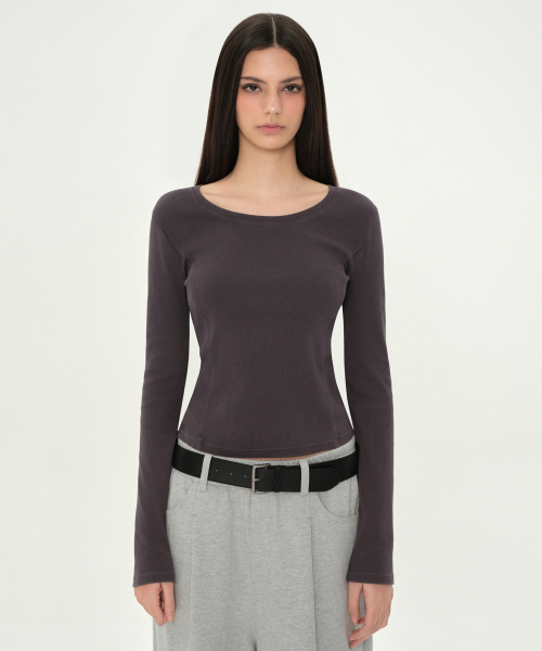 MUSINSA STANDARD WOMAN（ムシンサスタンダードウーマン）の「ウィメンズピグメントリブスリムスコップネック長袖Tシャツ[チャコールグレー]（Tシャツ/カットソー・レディース・その他・X-SMALL/SMALL/MEDIUM/LARGE）」の3枚目の写真