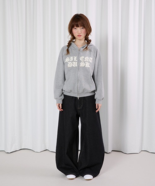 FCMM（エフシーエムエム）の「【日本限定】CURVE DENIM PANTS / カーブデニムパンツ（デニムパンツ・レディース・ブラック/インディゴブルー・SMALL/MEDIUM）」の22枚目の写真