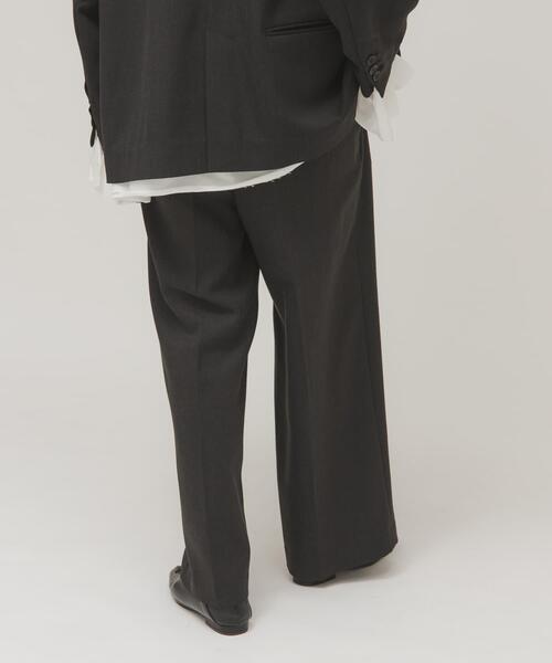 KBF(ケイビーエフ)の「ワンタックミニマルパンツ(その他パンツ・レディース・グレー系その他/チャコールグレー・36/38)」の5枚目の写真