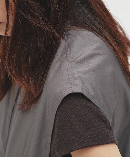 TODAYFUL（トゥデイフル）の「TODAYFUL　Standcollar Zip Vest スタンドカラージップベスト/12610109（ベスト・レディース・ブラック/ライトグレー・ONE SIZE）」の4枚目の写真