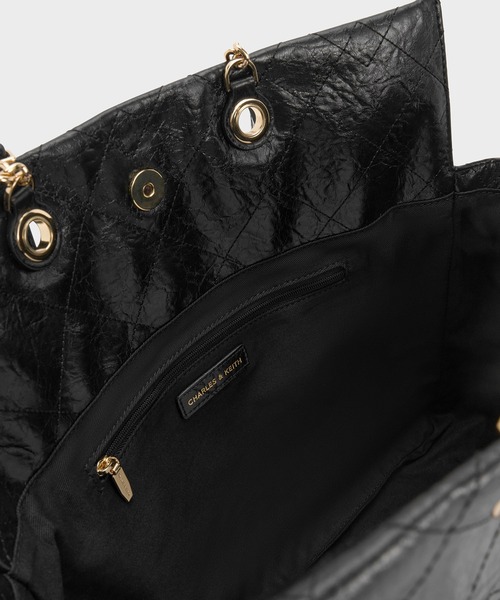 CHARLES & KEITH（チャールズ & キース）の「Duo ドゥオ キルティング ドローストリング ツーウェイバックパック（トートバッグ・レディース・クリーム/ブラック・L）」の8枚目の写真