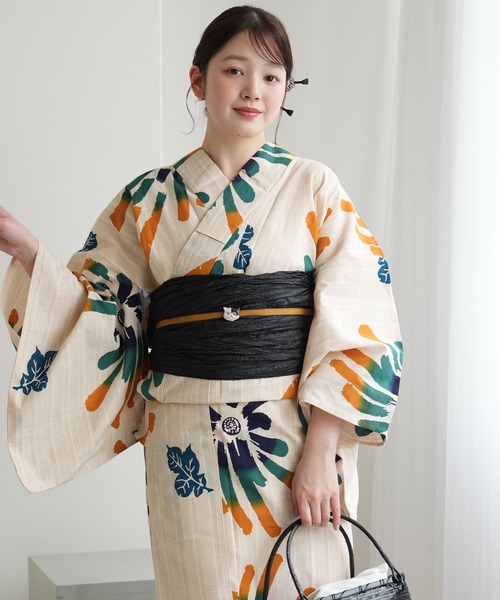 utatane（ウタタネ）の「手染め注染浴衣3点セット utatane×注染工房 先染めベージュ 山吹と緑ののびやかな菊（浴衣・レディース・ベージュ・FREE）」の5枚目の写真