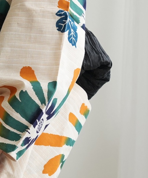 utatane（ウタタネ）の「手染め注染浴衣3点セット utatane×注染工房 先染めベージュ 山吹と緑ののびやかな菊（浴衣・レディース・ベージュ・FREE）」の7枚目の写真