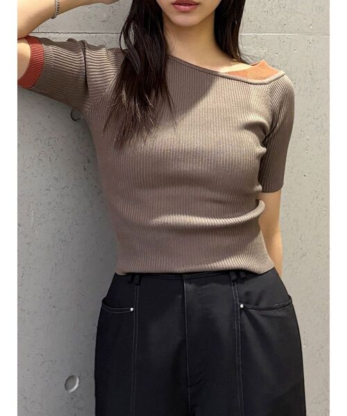 MURUA（ムルーア）の「レイヤードワンショルハーフニット（ニット/セーター・レディース・モカ/ブルー/グレー/ブラック/アイボリー・FREE）」の4枚目の写真