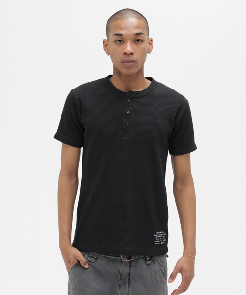 AVIREX(アヴィレックス)の「MINI WAFFLE HENLEY NECK T-SHIRT "STENCIL" / ミニワッフル ヘンリーネック Tシャツ ”ステンシル” / AVIREX / アヴィレックス(Tシャツ/カットソー・メンズ・ブラック/オフホワイト/チャコール・X-LARGE/LARGE/MEDIUM/SMALL)」の19枚目の写真
