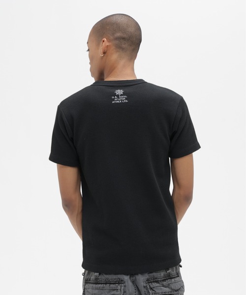 AVIREX(アヴィレックス)の「MINI WAFFLE HENLEY NECK T-SHIRT "STENCIL" / ミニワッフル ヘンリーネック Tシャツ ”ステンシル” / AVIREX / アヴィレックス(Tシャツ/カットソー・メンズ・ブラック/オフホワイト/チャコール・X-LARGE/LARGE/MEDIUM/SMALL)」の20枚目の写真