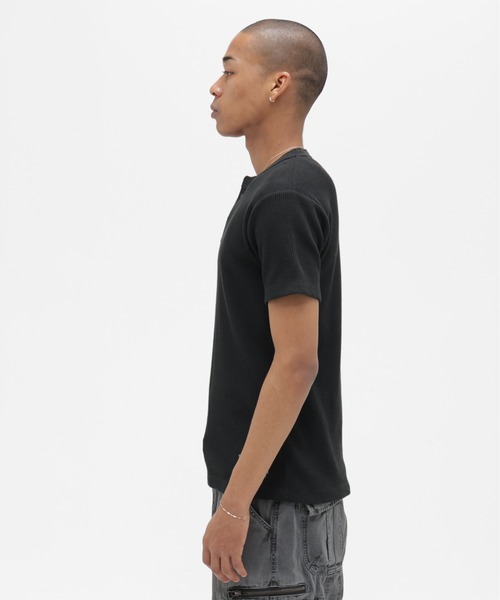 AVIREX(アヴィレックス)の「MINI WAFFLE HENLEY NECK T-SHIRT "STENCIL" / ミニワッフル ヘンリーネック Tシャツ ”ステンシル” / AVIREX / アヴィレックス(Tシャツ/カットソー・メンズ・ブラック/オフホワイト/チャコール・X-LARGE/LARGE/MEDIUM/SMALL)」の22枚目の写真
