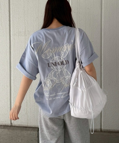 continuer de NICE CLAUP(コンティニューデナイスクラップ)の「甘さのあるプリントが主役、レースウサギBIGT(Tシャツ/カットソー・レディース・オートミール/チャコールグレー/オフホワイト/サックスブルー・FREE)」の4枚目の写真