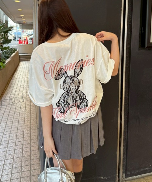 continuer de NICE CLAUP(コンティニューデナイスクラップ)の「甘さのあるプリントが主役、レースウサギBIGT(Tシャツ/カットソー・レディース・オートミール/チャコールグレー/オフホワイト/サックスブルー・FREE)」の14枚目の写真