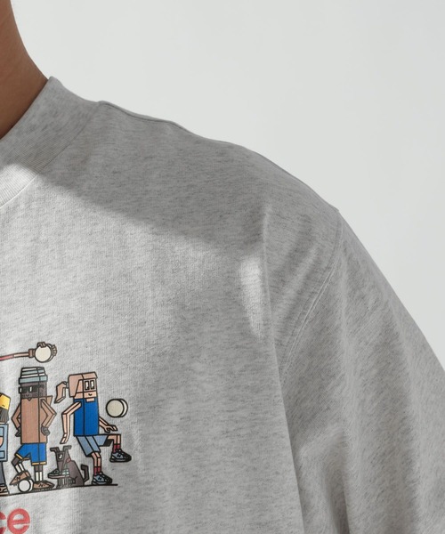 NEW BALANCE（ニューバランス）の「【New Balance(ニューバランス)】ギカ ラインアップ オーバーサイズ Tシャツ（Tシャツ/カットソー・メンズ・ライトグレー・LARGE）」の11枚目の写真