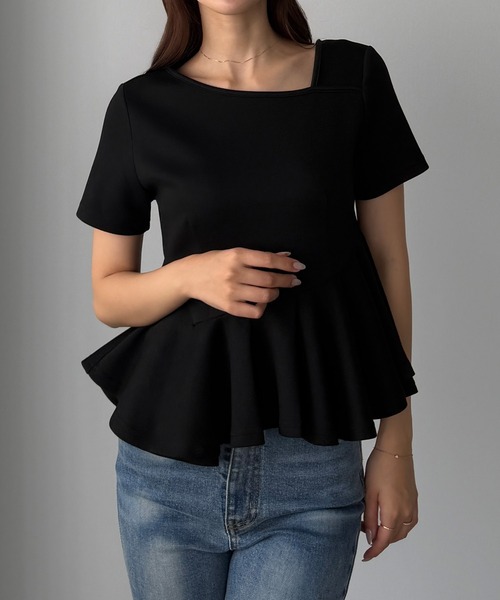 Louere(ルエレ)の「アシメネックペプラムトップス(Tシャツ/カットソー・レディース・ブラック/ダークベージュ/アイボリー・MEDIUM/SMALL/X-LARGE/LARGE)」の4枚目の写真