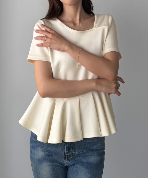 Louere(ルエレ)の「アシメネックペプラムトップス(Tシャツ/カットソー・レディース・ブラック/ダークベージュ/アイボリー・MEDIUM/SMALL/X-LARGE/LARGE)」の11枚目の写真