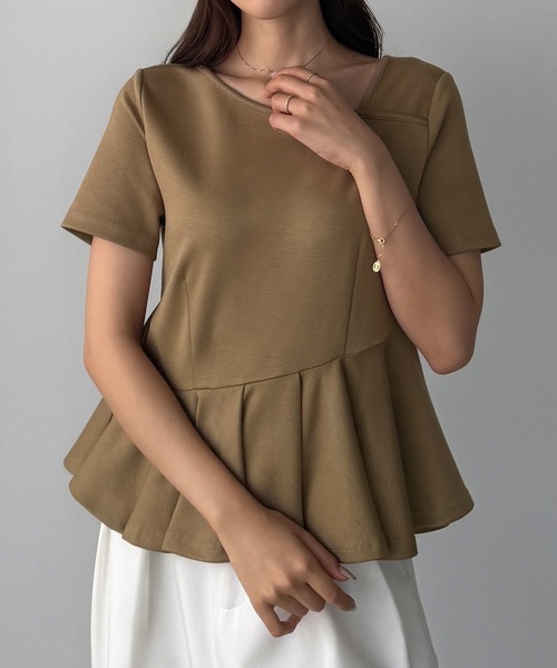 Louere(ルエレ)の「アシメネックペプラムトップス(Tシャツ/カットソー・レディース・ブラック/ダークベージュ/アイボリー・MEDIUM/SMALL/X-LARGE/LARGE)」の15枚目の写真