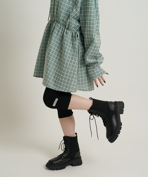 w closet(ダブルクローゼット)の「【オリジナルタグ付き】リブバイカーパンツ(ソックス/靴下・レディース・ブラック/グレー・FREE)」の11枚目の写真