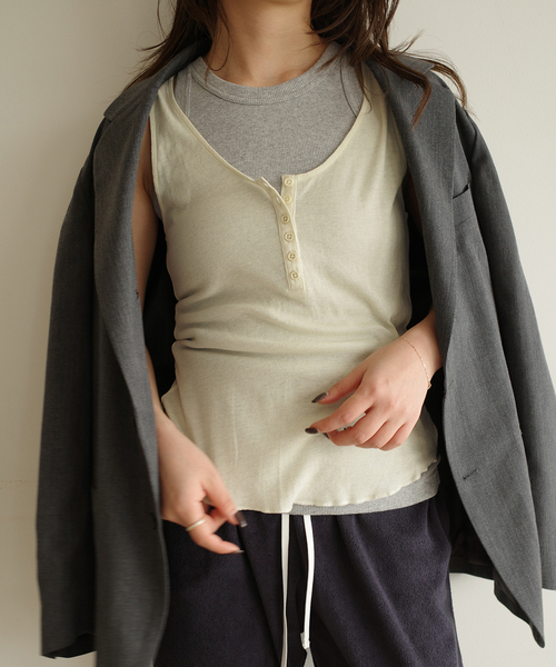 SLOBE IENA(スローブイエナ)の「《3枚セット》Plus by ONIT/オニット SLOBE別注 3セットタンクトップ(タンクトップ・レディース・グリーン/ベージュ系その他・FREE)」の19枚目の写真