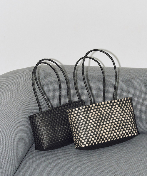 LE TALON（ルタロン）の「NHE/二エ NGANG BAG（ハンドバッグ・レディース・ブラック・FREE）」の3枚目の写真