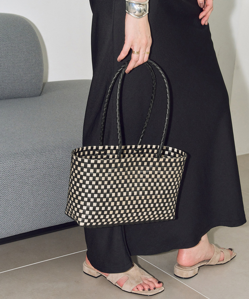 LE TALON（ルタロン）の「NHE/二エ NGANG BAG（ハンドバッグ・レディース・ブラック・FREE）」の5枚目の写真