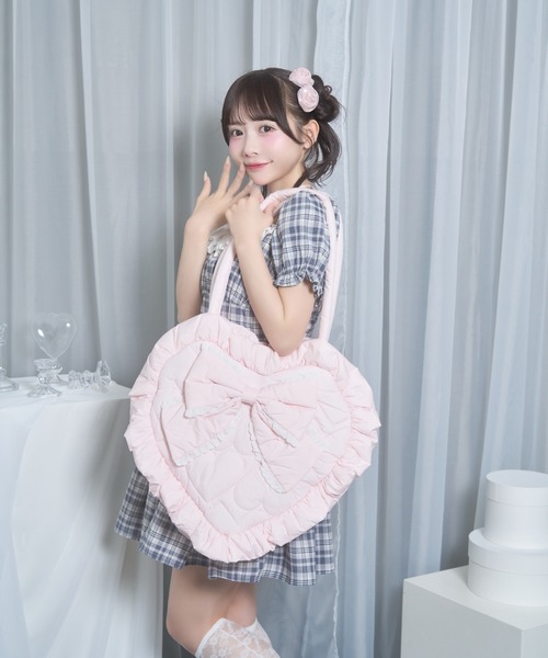 Honey Cinnamon（ハニーシナモン）の「シナモンアップリケフリルトート