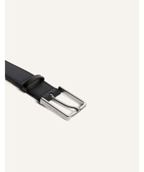 Maison Kitsune（メゾンキツネ）の「LEATHER BELT（ベルト・メンズ・ブラック・75/90/85/80）」の4枚目の写真