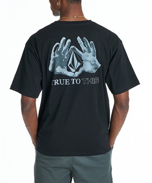 VOLCOM(ボルコム)の「VOLCOM メンズ HAND STONE SS TEE Tシャツ 【2026年夏モデル】(Tシャツ/カットソー・メンズ・ホワイト/ブラック・MEDIUM/X-LARGE/SMALL/LARGE)」の1枚目の写真