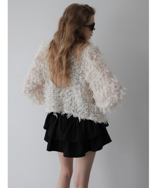 AMOMMA(アモマ)の「FRILL TEXTURE JACKET(ノーカラージャケット・レディース・ブラック/アイボリー・FREE)」の3枚目の写真