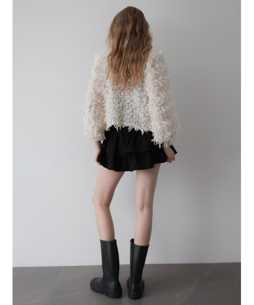 AMOMMA(アモマ)の「FRILL TEXTURE JACKET(ノーカラージャケット・レディース・ブラック/アイボリー・FREE)」の4枚目の写真