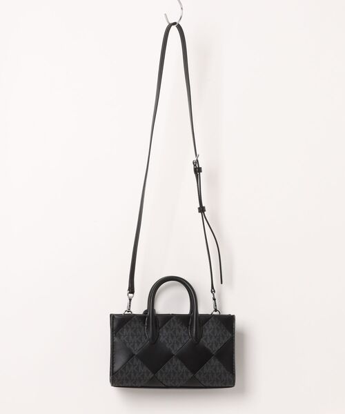 MICHAEL KORS(マイケルコース)の「SM EW TZ XBODY(ショルダーバッグ・レディース・ブラック・FREE)」の2枚目の写真