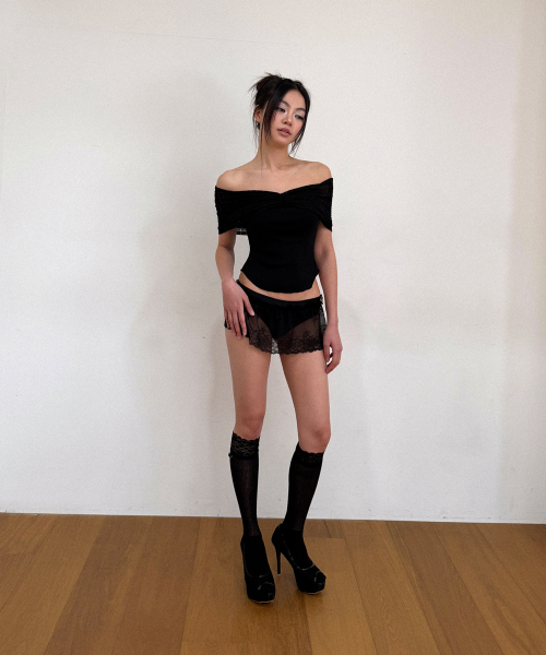 VINAJ(ビナジェイ)の「レースシャーリングオフショルダー スリーブレスカバーアップ (ブラック)(Tシャツ/カットソー・レディース・その他・FREE)」の10枚目の写真