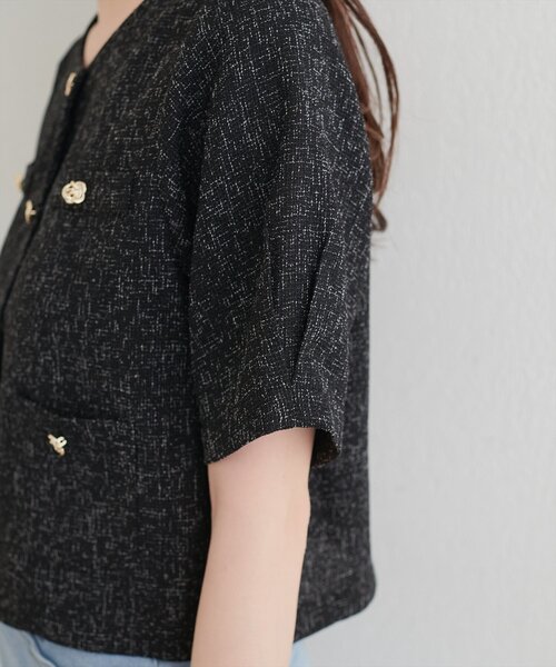 natural couture(ナチュラルクチュール)の「ツイード半袖ジャケット(ノーカラージャケット・レディース・オフホワイト・FREE)」の16枚目の写真