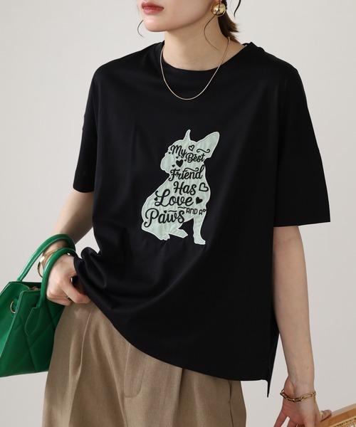 BRODIAEA（ブローディア）の「BRODIAEA 犬モチーフロゴ刺繍半袖Tシャツ（Tシャツ/カットソー・レディース・ブラック/シルバーグレー/グリーン/オフホワイト・40）」の2枚目の写真