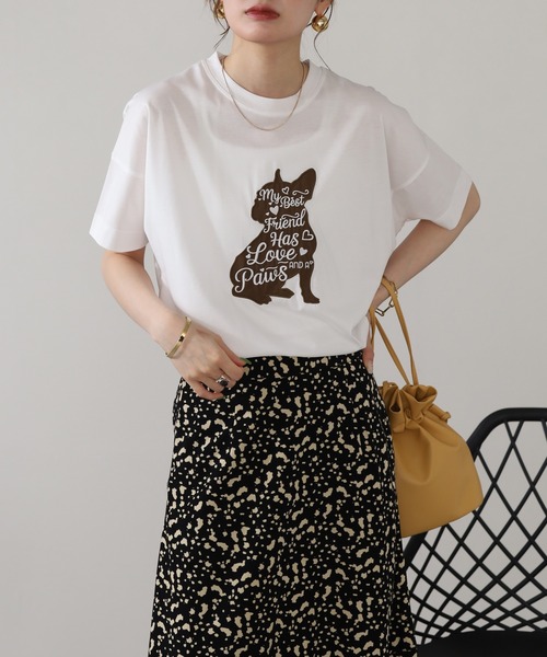 BRODIAEA（ブローディア）の「BRODIAEA 犬モチーフロゴ刺繍半袖Tシャツ（Tシャツ/カットソー・レディース・ブラック/シルバーグレー/グリーン/オフホワイト・40）」の14枚目の写真