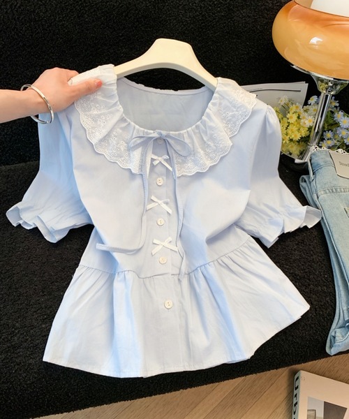 LUCPY（ラクピー）の「レース襟リボンペプラムブラウス（シャツ/ブラウス・レディース・ブルー/ホワイト・SMALL/LARGE/MEDIUM）」の3枚目の写真