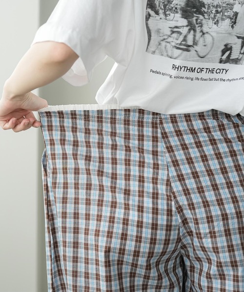 mili an deni(ミリアンデニ)の「チェックカーブワイドパンツ(その他パンツ・レディース・ネイビー/ブラウン・M)」の3枚目の写真