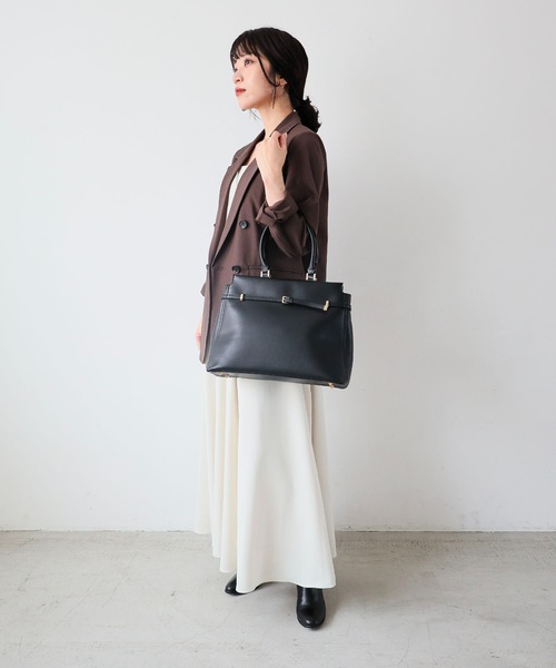 MIAN (ミアン)の「ベルトデザイン横型A4トートバッグ(トートバッグ・レディース・ブラウン/ブラック/アイボリー・FREE)」の13枚目の写真