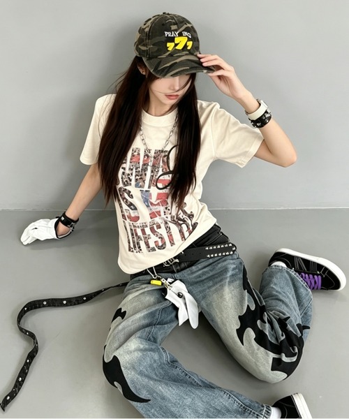 GEMEDA(ジェメダ)の「グラフィックプリント 半袖Tシャツ(Tシャツ/カットソー・レディース・ブラック/ホワイト・M)」の7枚目の写真
