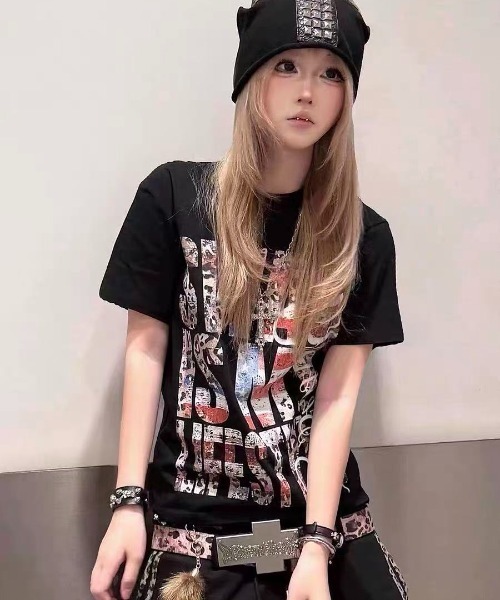 GEMEDA(ジェメダ)の「グラフィックプリント 半袖Tシャツ(Tシャツ/カットソー・レディース・ブラック/ホワイト・M)」の10枚目の写真