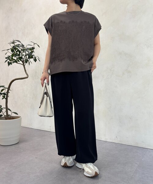Jena espace merveilleux（ジェナ　エスパスメルヴェイユ）の「〈7/17・22インスタライブご紹介アイテム〉トロミパラシュートパンツ（その他パンツ・レディース・ブラック/ライトベージュ/カーキ・FREE）」の2枚目の写真