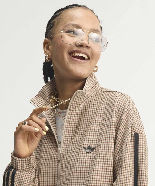 adidas(アディダス)の「チェック トラックトップ / ジャージ / トラックジャケット / アディダスオリジナルス adidas Originals(ジャージ・レディース・ベージュ・3XL/XX-LARGE/X-LARGE/LARGE/MEDIUM/SMALL)」の3枚目の写真