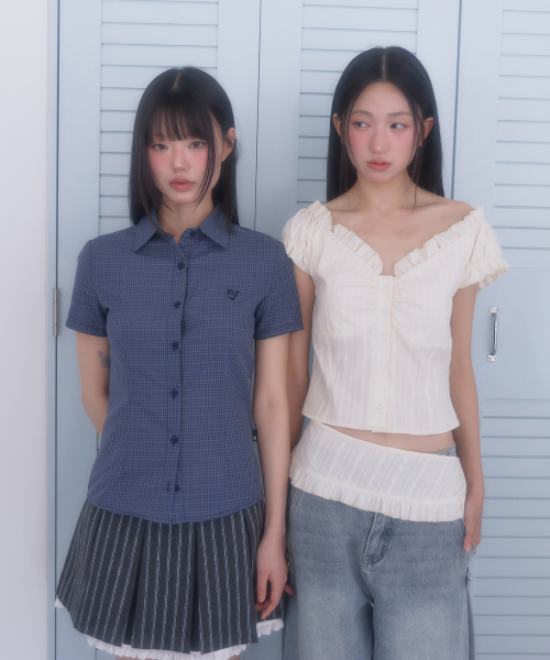 LMR（エルエムアール）の「シャーリングフリルカットアウトレイヤードブラウスクリーム（シャツ/ブラウス・レディース・Cream・SMALL/MEDIUM）」の3枚目の写真