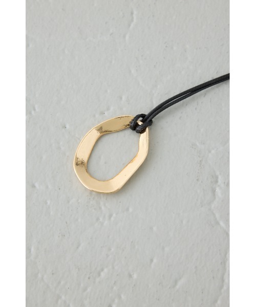 AZUL by moussy(アズールバイマウジー)の「ニュアンストップチョーカー ネックレス(チョーカー・レディース・ゴールド/シルバー・FREE)」の9枚目の写真