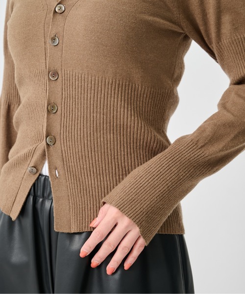 CITY TOKYO(シティトウキョウ)の「【CITY TOKYO/シティートウキョウ】Wave Sleeve Cardigan/ウェーブスリーブカーディガン(カーディガン/ボレロ・レディース・レッド/ライトグリーン/ダークグレー/モカ・FREE)」の21枚目の写真