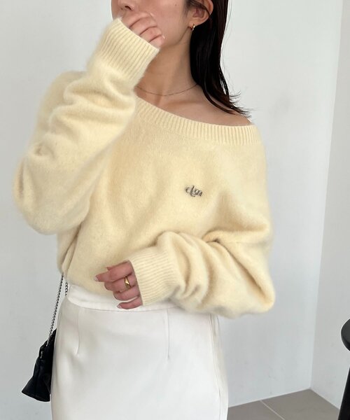 CAPRICIEUX LE'MAGE（カプリシューレマージュ）の「【前後2way】ブローチ付FOXカシミアニット（ニット/セーター・レディース・モカ/ミント/グレー/オフホワイト/イエロー・FREE）」の5枚目の写真