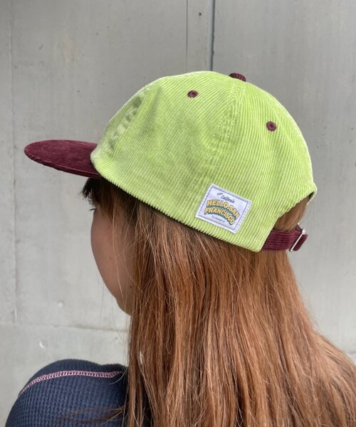 HELLO.SANFRANCISCO(ハローサンフランシスコ)の「【HELLO.SANFRANCISCO】ツートーンロゴコーデュロイキャップ(キャップ・レディース・レッド/ピンク/グリーン・ONE SIZE)」の5枚目の写真