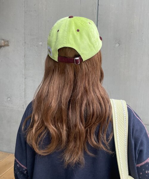 HELLO.SANFRANCISCO(ハローサンフランシスコ)の「【HELLO.SANFRANCISCO】ツートーンロゴコーデュロイキャップ(キャップ・レディース・レッド/ピンク/グリーン・ONE SIZE)」の7枚目の写真