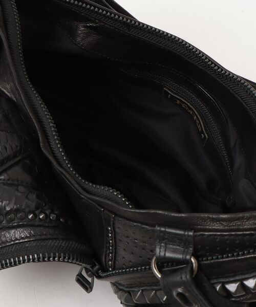 KMRii(ケムリ)の「KMRii/ケムリ/KB-Shoulder Domino 02(ショルダーバッグ・メンズ・ブラック・F)」の4枚目の写真