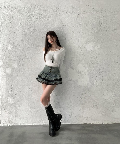 VEILA(ヴェイラ)の「レースフリル ティアードデニムミニスカート(スカート・レディース・ブルー・S/M/L)」の2枚目の写真