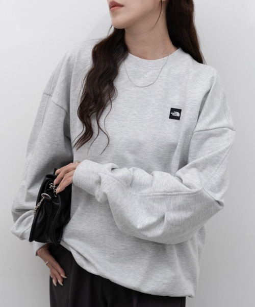 THE NORTH FACE(ザノースフェイス)の「THE NORTH FACE(ザ・ノースフェイス)/WL SWEATSHIRTS(スウェット・レディース・ブラック/グレー/グリーン・XXL/XL/L/M)」の2枚目の写真
