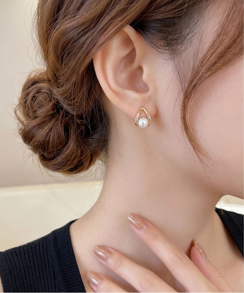 ALWAYS GOOD TIME(オルウェイズグッドタイム)の「パールツイストフープピアス/デザインピアス 18Kゴールドメッキ/シルバーメッキ(ピアス(両耳用)・レディース・ゴールド/シルバー・FREE)」の5枚目の写真